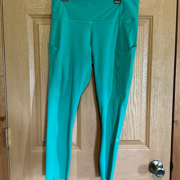 Lululemon Athletica Fast & Free High rise crop 23” perfect condition - Picture 10 of 12